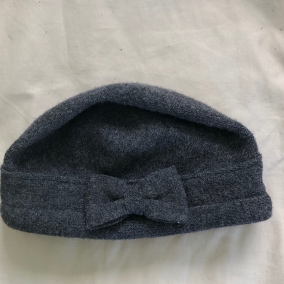 Grey Wool Hat with Bow - Picture 3 of 3